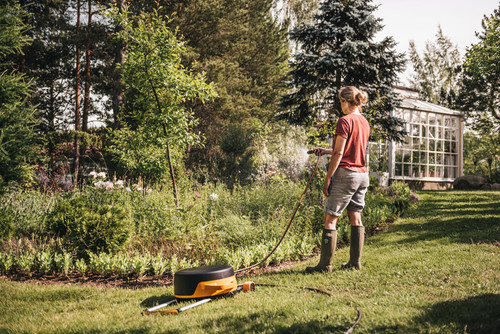 Jak podlewając ogród oszczędzać wodę?
